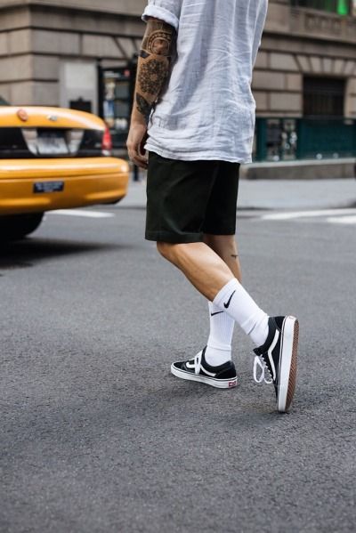 Vans Outfit Men, Skateboard Fashion, Mens Shorts Outfits, Vans Outfit, Mens Summer Outfits, Mens Casual Outfits Summer, Mask Pattern, Street Style Outfits Men, Vans Style