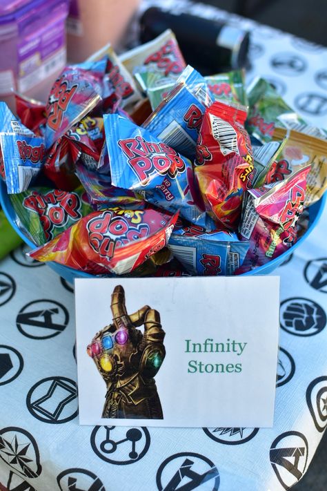 Marvel Birthday Party Food Ideas, Marvel 2nd Birthday Party, Superhero Bday Party, Marvel Bday Party, Marvel Party Snacks, Avenger Party Food, Marvel Bday Party Ideas, Marvel Avengers Birthday Party Ideas, Marvels Theme Birthday Party