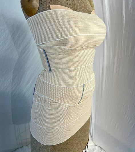 Padding A Dress Form, Diy Sewing Form, Make Your Own Dress Form, Vogue Patterns Sewing, How To Make A Dress Form, Tailoring Tools, Diy Dress Form, Professional Dress Form, Sewing Construction