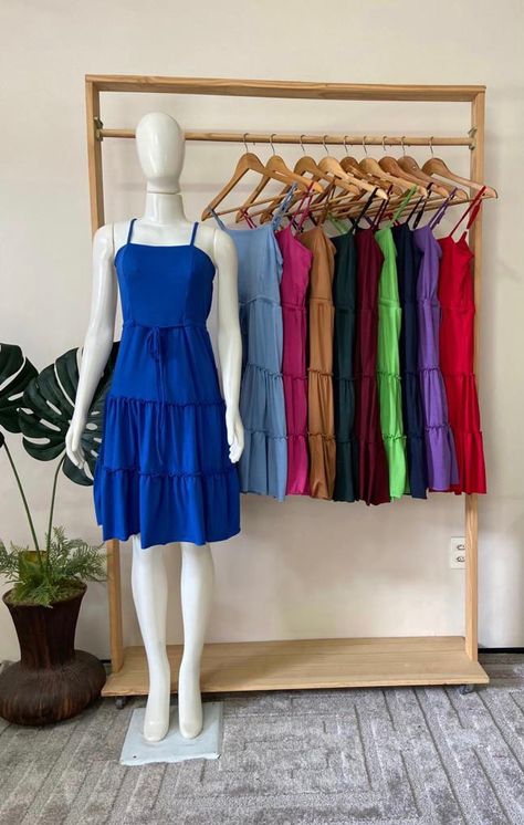 Mini Boutique Store Ideas, Small Clothing Store Interior, Clothing Store Interior Design, Small Boutique Interior, Dress On Hanger, Fashion Store Design, Mini Boutique, Clothing Store Interior, Small House Front Design