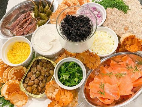 Caviar Charcuterie Board, Caviar Platter, Caviar Board, Oysters Caviar, Smoked Salmon Appetizer Platter, Oyster With Caviar, Smoked Salmon Platter, Smoked Oysters, Salmon Sashimi