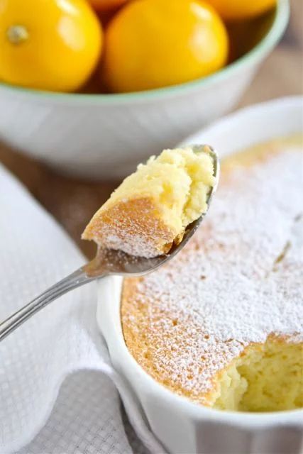 Lemon Pudding Cake Recipe, Dessert Crepes, Pudding Cake Recipe, Meyer Lemon Recipes, Lemon Pudding Cake, Cake Light, Lemon Pudding, Meyer Lemon, Pudding Cake