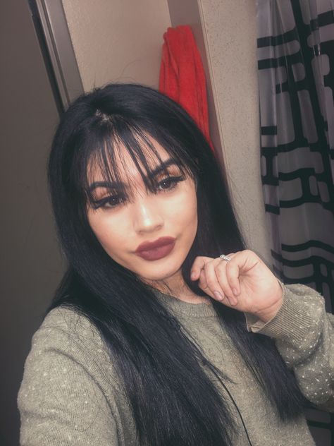 #bangshairstyles #longhair #blackhair #bangstyle #straighthair #brunette #latina Latina Bangs Haircuts, Bangs On Dark Hair, Black Hair W Bangs, Black Hair Bangs Aesthetic, Bangs Latina, 90s Latina Hairstyles, Black Hair With Bangs, Bangstyle Hair, Cute Latina Hairstyles