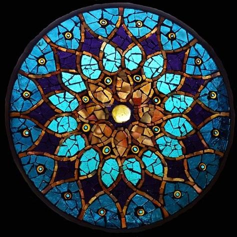 Circle Stained Glass Window, Stained Glass Mandala, Stained Glass Mosaic Patterns, Stained Glass Circles, Mosaic Glass Art, Stained Glass Tattoo, Glass Mosaics, Glass Mosaic Art, Mosaic Artwork