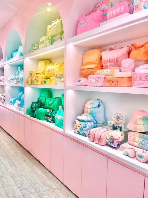 Pastel Store Interior, Cute Shop Interior, Pastel Boutique, Baby Store Display, Stationery Store Design, Kawaii Store, Retail Store Interior Design, Stationary Store, Cute Store