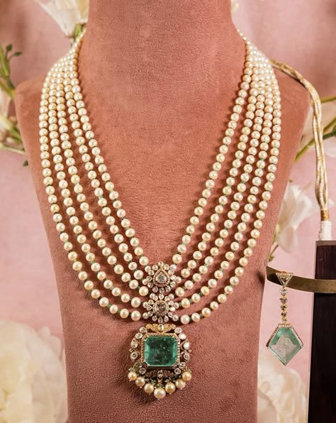 Pearl Necklace Long Indian, Gold Pearl Jewelry Necklace Long, Emerald Jewelry Necklace Vintage, Beads Mala Jewelry Indian, Emerald And Pearl Necklace, Pearl Indian Jewellery, Pearl Haram Designs Gold, Pearls Long Haram, Diamond Haram Indian