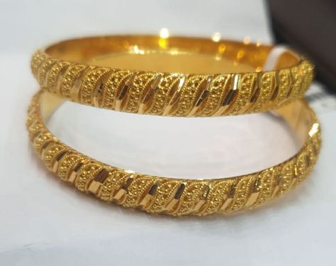 Gold Bangals Design Latest, Gold Bangles Design Unique Latest, Gold Bengal, Man Gold Bracelet Design, Gold Pendants For Men, Plain Gold Bangles, Solid Gold Bangle, Unique Gold Jewelry Designs, Gold Jewels Design