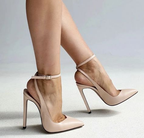 Feminine Footwear, Graduation Heels, Shoes Heels Stilettos, Fashion Shoes Heels, Shoes Heels Classy, Fashion Shoes Sandals, Wedding Shoes Heels, Fancy Shoes, Cute Heels