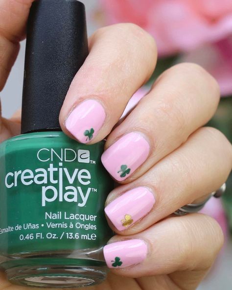 Pink St Patricks Day Nails, Nails For March, St Patricks Nail Designs, Saint Patrick Nail, Nails Images, Nail Pedicure, Themed Nail Art, Nail Designs Cute, Pink Clover