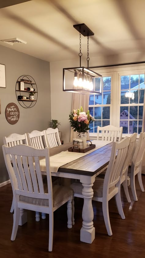 Country Kitchen And Dining Room Ideas, Dinning Room Table White, Farmhouse Table Placemats, Decorating A Small Dining Room, Cozy Modern Farmhouse Dining Room, Cute Dining Table Decor, Kitchen Table With White Cabinets, Small Dining Room Decor Farmhouse, Dining Room Set Up