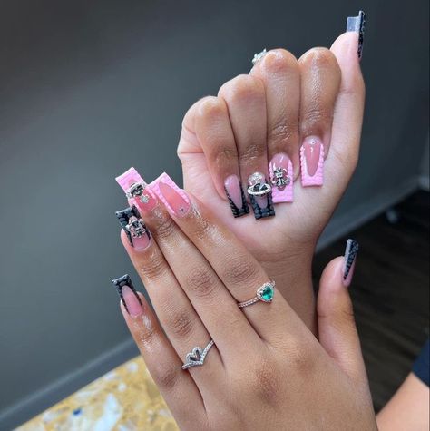 Pink Black Nails, Quartz Nails, Black Acrylic Nails, Hard Nails, Colored Acrylic Nails, Girly Acrylic Nails, French Tip Acrylic Nails, Work Nails, Short Square Acrylic Nails