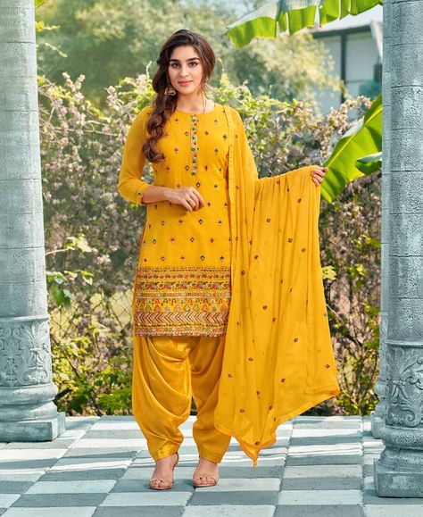 Yellow Salwar Suit with Georgette Salwar Kameez. (1 Top / 1 Bottom / 1 Dupatta) Patiyala Salwar, Patiyala Suits, Pink Sharara, Patiala Dress, Asian Suits, Chudi Neck Designs, Patiala Salwar Kameez, Designer Palazzo, Chudidhar Neck Designs