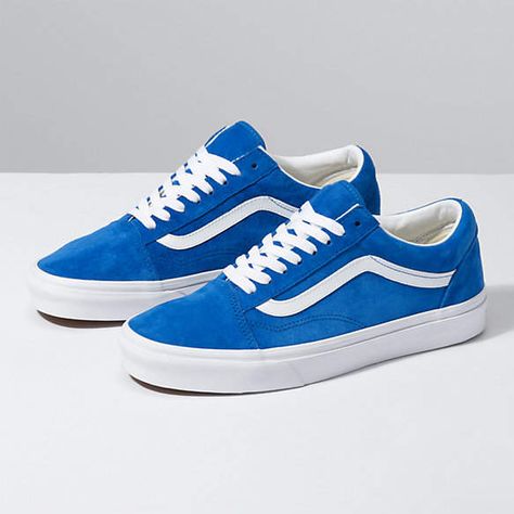 Pig Suede Old Skool Blue Vans Shoes, Vans Shoes Women, Cute Womens Shoes, Cute Vans, Shoes Air Force, Tenis Vans, Nike Shoes Air Force, Vans Store, Nike Shoes Air