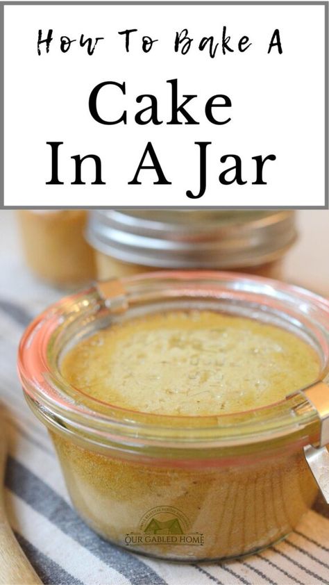 Have you ever considered trying your hand at baking mason jar cakes? In this post, I'll be guiding you through the art of baking in jars, a trend that's gaining momentum for excellent reasons. These single-serve cakes not only offer an aesthetically pleasing presentation but also grant you the ability to store your baked treats for extended periods. I'll elucidate the methods, share useful tips, and provide creative ideas on how you can also embark on the journey of baking cakes in jars. Cakes In Jars, Mason Jar Baking, Mason Jar Desserts Recipes, Desserts Mini, Mason Jar Cakes, Mason Jar Recipe, Mason Jar Desserts, Dessert From Scratch, Bake A Cake