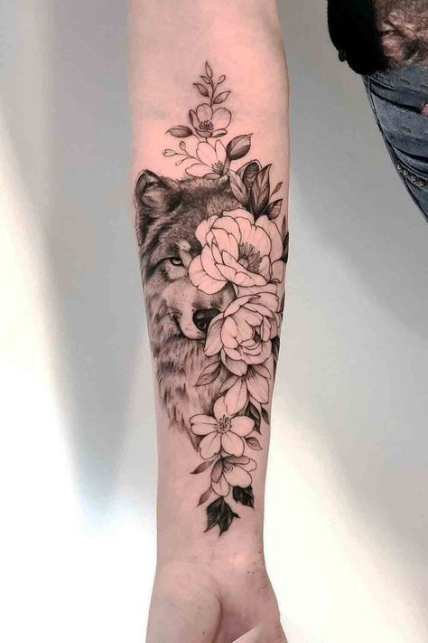 Tattoo Idea For Women, Wolf Tattoos For Women, Bird Tattoo Wrist, Nature Tattoo Sleeve, Wolf Tattoo Sleeve, Feminine Tattoo Sleeves, Hand Tattoos For Girls, Henna Tattoo Designs Hand, Alien Tattoo