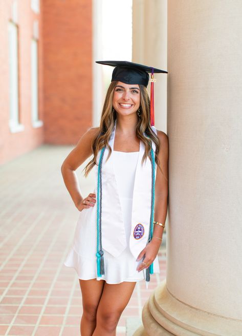 Graduation Pictures Poses Photoshoot Senior Photography, Wvu Graduation Pictures, Diploma Picture Ideas, Graduation Pictures Sitting Down, Graduate Graduation Pictures, Cap And Gown Senior Pictures College, College Graduation Pose Ideas, Graduations Pics Ideas, College Grad Poses Picture Ideas