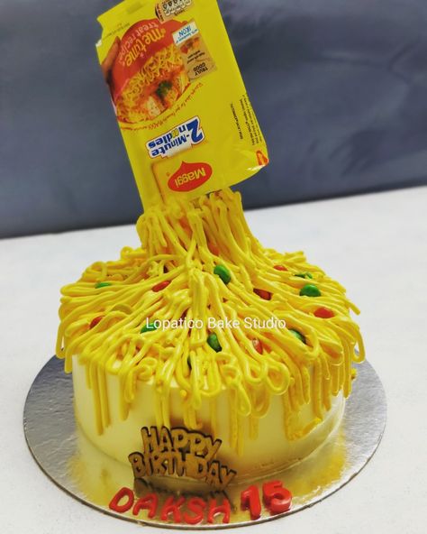 Maggi Cake Design, Thing To Do With Friends, Prep Snacks, Cake Sizes And Servings, Cake Flavours, Unique Cakes Designs, Balloon Surprise, Butterscotch Cake, Decorating Frosting