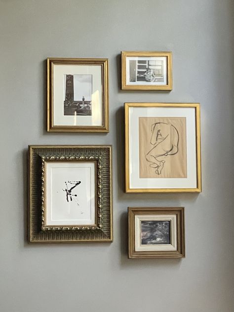 Small Gallery Wall 3 Frames, Gold Picture Frame Wall Bedroom, Small Wall Picture Ideas, Oval Gallery Wall, Small Bathroom Gallery Wall, Wall Of Gold Frames, Tiny Picture Frames Ideas, Brass Frame Gallery Wall, Picture Wall Ideas Bathroom