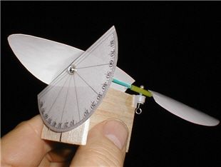 Propeller Diy, Paper Glider, Balsa Plane, Rc Plane Plans, Make A Paper Airplane, Airplane Propeller, Airplane Crafts, Airplane Drawing, Radio Control Planes