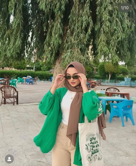 Summer Outfits For Hijab 2023, Hijab Fashion Summer 2023, Green Chemise Outfit Hijab, Hijab Summer Style, Summer Hijab Outfits 2023, Green Dress Hijab Outfit, Hjab Clothes Summer, Green Outfit Ideas Hijab, Summer Outfits 2023 Hijab