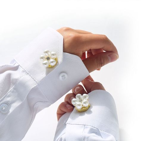 2pcs Button Cover for Shirt Faux Pearl Flower Cufflinks Rhinestone Sleeve Buttons Clip on Button فستان سهرة, Pearl Flower, Garden Art Crafts, Sewing Supplies, Covered Buttons, Diy Sewing, Clip On, Diy Clothes, Faux Pearl