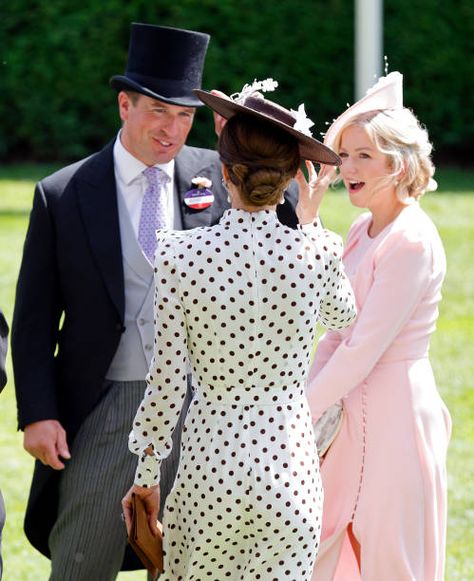 Peter Phillips, Cambridge Family, Princess Katherine, Catherine Duchess Of Cambridge, Princess Catherine, Familia Real, Royal Princess, White Polka Dot Dress, Duchess Catherine