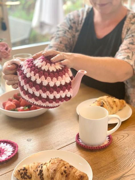 Crochet Tea Pot Cozy Pattern Free, Crochet Tea Cosy Free Pattern, Tea Cosy Crochet Pattern, Crochet Tea Cosy, Tea Cozy Crochet Pattern, Tea Cosy Crochet, Cosy Crochet, Tea Cosy Pattern, Mason Jar Cozy