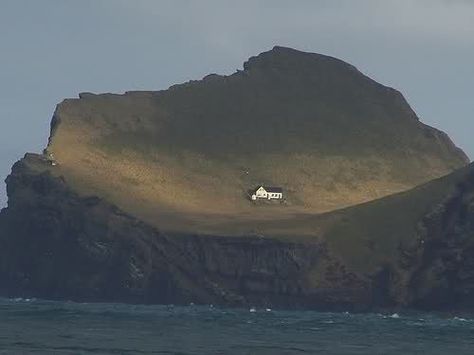 Bjork House, Remote Island, Beautiful World, In The Middle, A House, Iceland, The Ocean, Places To See, The Middle