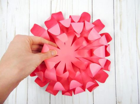 DIY Chrysanthemum Flower Tutorial Paper Craft Project Paper Chrysanthemum, Paper Wall Hanging, Wine Cork Crafts, Kindergarten Crafts, Chrysanthemum Flower, Giant Paper Flowers, Giant Flowers, Cork Crafts, Flower Center