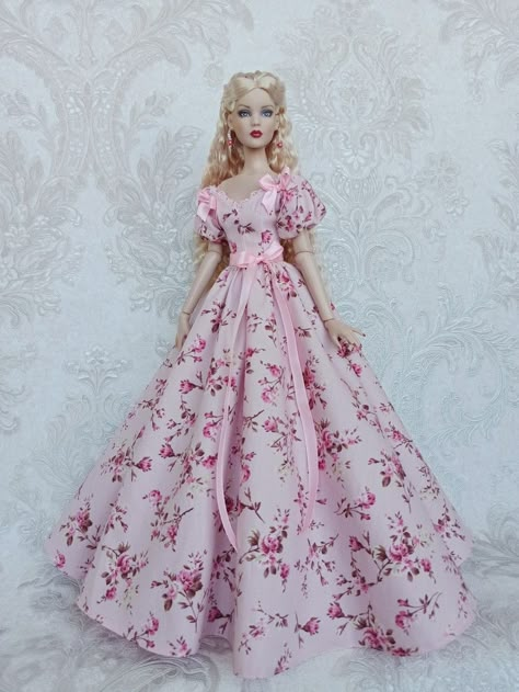 Fancy Doll Dresses, Accessoires Barbie, Barbie Bridal, Custom Barbie, Dress Barbie Doll, Barbie Sewing Patterns, Barbie Collector Dolls, Fashion Drawing Dresses, Barbie Doll Clothing Patterns