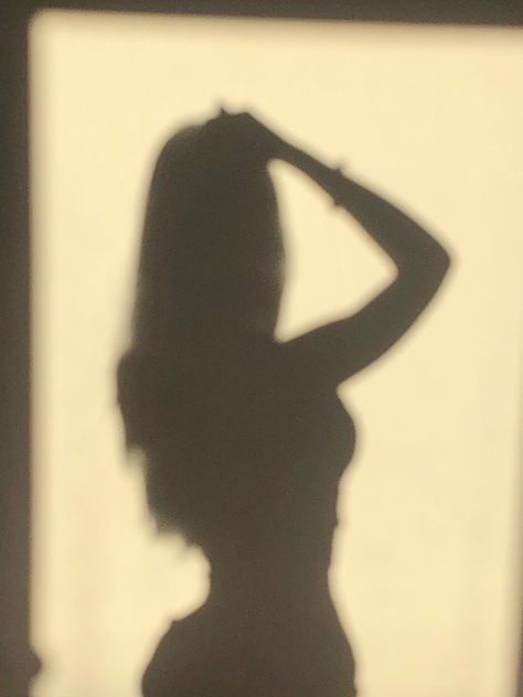 Folk Of Air Series, Folk Of Air, Thor Girl, Jude Duarte, Celebrity Selfies, Cute Disney Pictures, Shadow Photography, Shadow Pictures, Silhouette Portrait