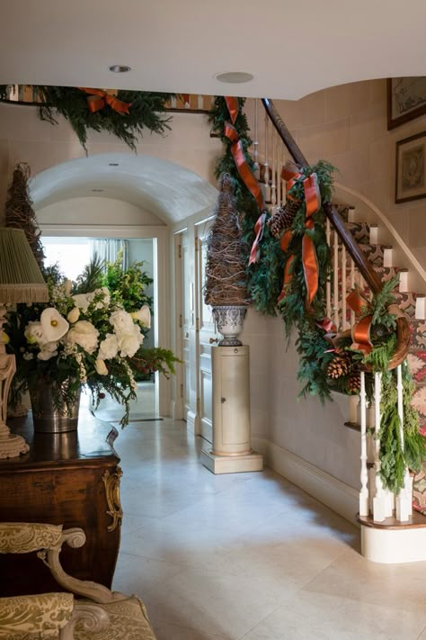 Christmas Glam, Charlotte Moss, Christmas Stairs, Christmas Staircase, Southern Christmas, Glam Pad, Christmas Interiors, Christmas Mantels, Holiday Inspiration