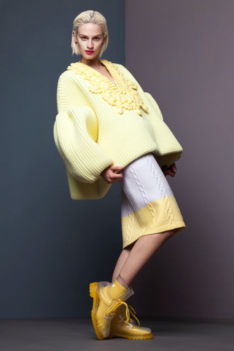 RCA Fashion Show 2013 Xiao Li Knitwear Collection, Knitted Fashion, Fashion Knitwear, Futuristic Fashion, Knitwear Fashion, Knitwear Design, 가을 패션, Knit Fashion, Mode Inspiration