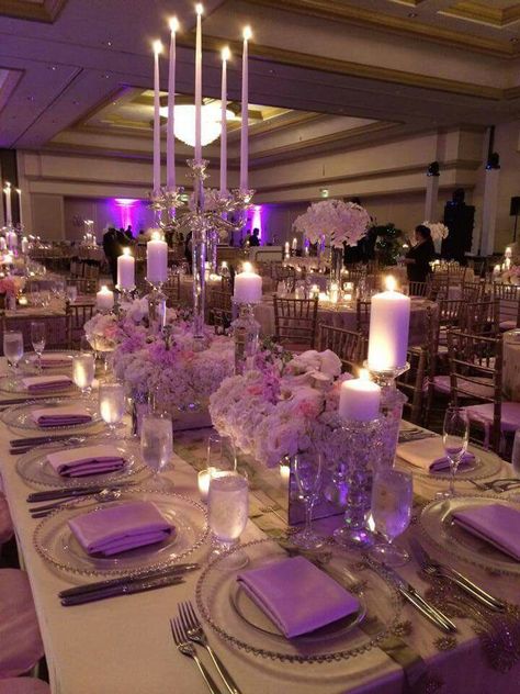 Sweet 16 Party Themes Elegant, Quinceanera Hall Set Up, Lilac Xv Decor, Purple Quiencera Theme, Purple Quince Theme Ideas, Purple Elegant Party Decor, Sweet 16 Party Colors, Qencenera Ideas Light Purple, Lilac 15 Decorations