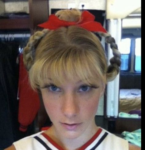 heather morris on glee set brittany pierce Diana Argon, Cast Band, Glee Funny, Becca Tobin, Glee Fashion, Heather Morris, Miss You Guys, Glee Club, Casting Pics