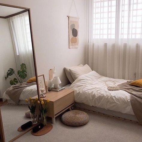 Bed In Corner Of Room Against Wall Ideas, Sunrise Bedroom, Bilik Tidur Minimalis, Bilik Kecil, Bilik Tidur Mewah, Hiasan Dalaman Rumah, Cozy Small Bedrooms, Hiasan Bilik Tidur, Bilik Idaman