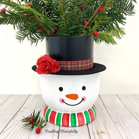 Flower Vase Crafts, Christmas Table Decorations Diy, Diy Christmas Table, Poinsettia Plant, Red And White Flowers, Christmas Table Centerpieces, Diy Snowman, Vase Crafts, Holiday Ribbon