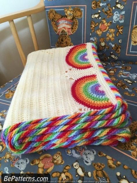 crochet blankets-Soft and Snuggly Crochet Baby Blanket: Perfect for Beginners Crochet Backpacks, Sewing Blankets, Crochet Pouches, Sew Blankets, Zig Zag Crochet, Sew Baby, Crochet Classes, Rainbow Blanket, Crocheted Blanket