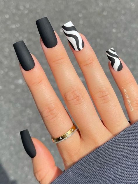 black nails with swirl accent Cut Dog Nails, Black And White Nail, Black And White Nail Designs, Black And White Nail Art, Black White Nails, Black Acrylic Nails, Her Nails, White Nail Art, White Nail Designs