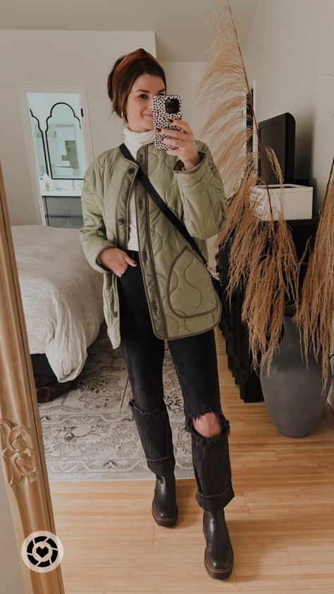 Doc Martens Outfit Rainy Day, Ankle Sock Boots Outfit, Cute Rainy Day Outfit Fall, Lug Sole Chelsea Boots Outfit, Rainy Day Outfit Fall, Rainy Day Ootd, Winter Rainy Day Outfit, Sock Boots Outfit, Chelsea Boot Outfit