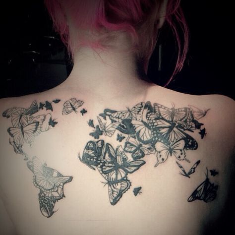 ¡¡Quiero este!! (pero a colores) :D It's the continent's made out of butterflies! Butterfly World Map Tattoo, Tattoo Earth, World Map Tattoo, Tattoo 2015, Butterfly World, Tats Ideas, World Map Tattoos, Atlas Tattoo, Map Tattoo