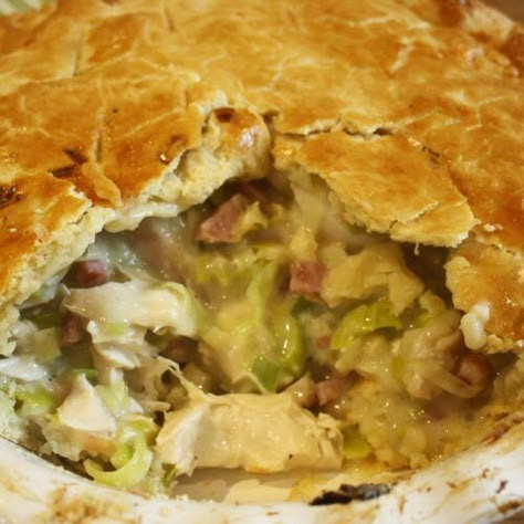 Chicken And Leek Recipes, Chicken And Leek Pie, Bacon Pie, Chicken Pie Recipe, Leek Pie, Leek Recipes, Vegetable Pie, Make From Scratch, Pies Maker