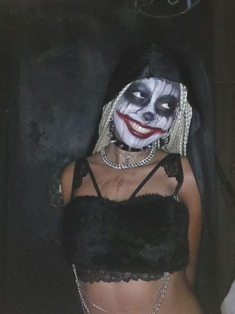 Playboi Carti Halloween Costume, Carti Vamp Makeup, Carti Clown Makeup, Playboi Carti Clown Makeup, Halloween Clown Makeup Scary, Carti Makeup Halloween, Emo Clown Makeup, Clown Makeup Scary, Carti Makeup