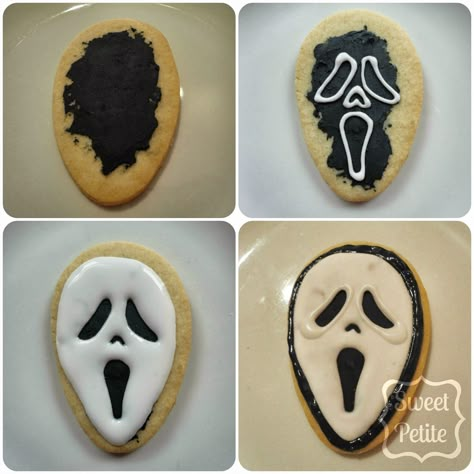 Scream Mask Cookies cookies recipes friday the 13th happy friday the 13th Halloween Horror Cookies, Ghost Face Cookies, Scary Halloween Cookies Decorated, Horror Cookies Decorated, Ghostface Cookies, Horror Movie Cookies, Scary Cookies, Horror Cookies, Biscuit Halloween