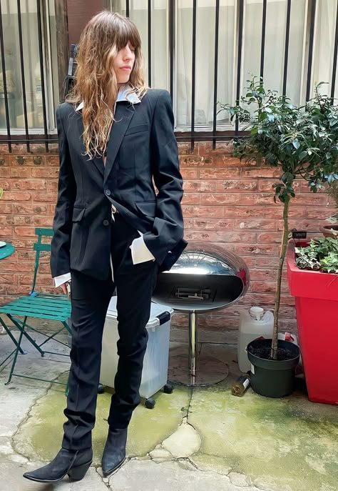 Lou Doillon Style, French Style Icons, Bohemian Witch, Female Photography, Camille Rowe, Androgynous Style, Lou Doillon, Charlotte Gainsbourg, Jeanne Damas