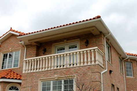 Balcony using balustrade system that consists of posts and railings. Our ‪#‎balustrade‬ system is made from high-quality ‪#‎precast‬ concrete and looks great as an accent or usable as safety rails for your home. Concrete Railing, Big Balcony, Modern Balcony, Cement Design, Balcony Grill, Independent House, Balcony Grill Design, Balcony Railing Design, Luxury House Interior Design