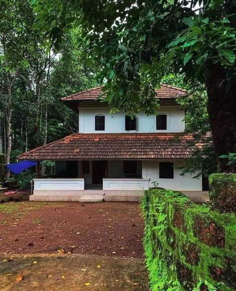 Indian Village House, Rainy House, Kerala Vibes, Cluster Housing, Ancient Homes, Small House Model, Wooden Temple For Home, Kerala Traditional House, Old Houses Renovation