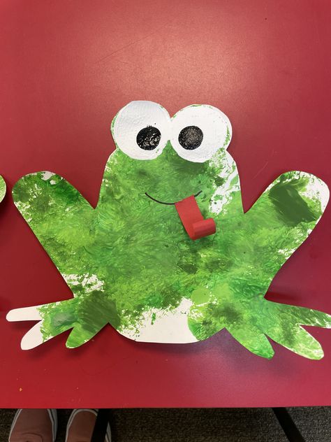 Kids Crafts Letters, F Is For Frog, Baby Art Activities, Abc Crafts, Crafts Preschool, Letter Of The Week, Letter A Crafts, Letter F, Baby Art