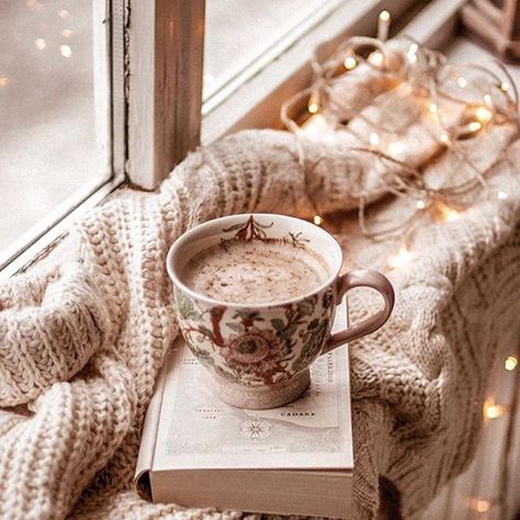 Autumn Vibes | autumn vibes Bookstagram Inspiration, Tea And Books, Cozy Aesthetic, Coffee Photography, Blogger Tips, Coffee And Books, Brown Aesthetic, Autumn Cozy, Autumn Aesthetic