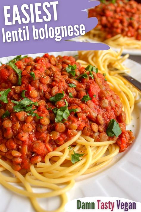 Easy vegan dinner recipe. Lentil bolognese Lentil Pasta Sauce Recipe, Bolognese Pasta Recipe, Lentil Pasta Sauce, Beginner Vegan, Vegan Minestrone Soup, Bolognese Pasta, Vegan Pasta Sauce, Homemade Green Bean Casserole, Vegan Banana Bread Recipe